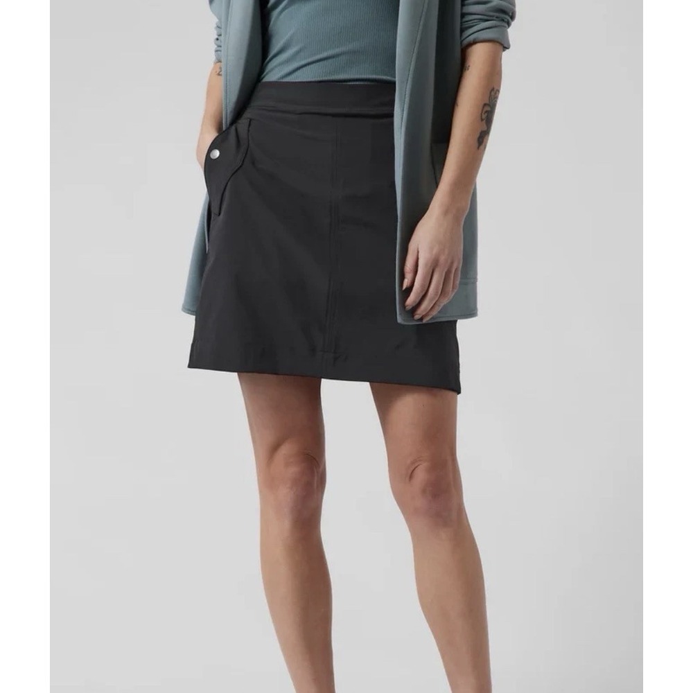 Athleta Vienna Cargo Skort Women 6 Black Excellent Built-in Shorts‎ Active